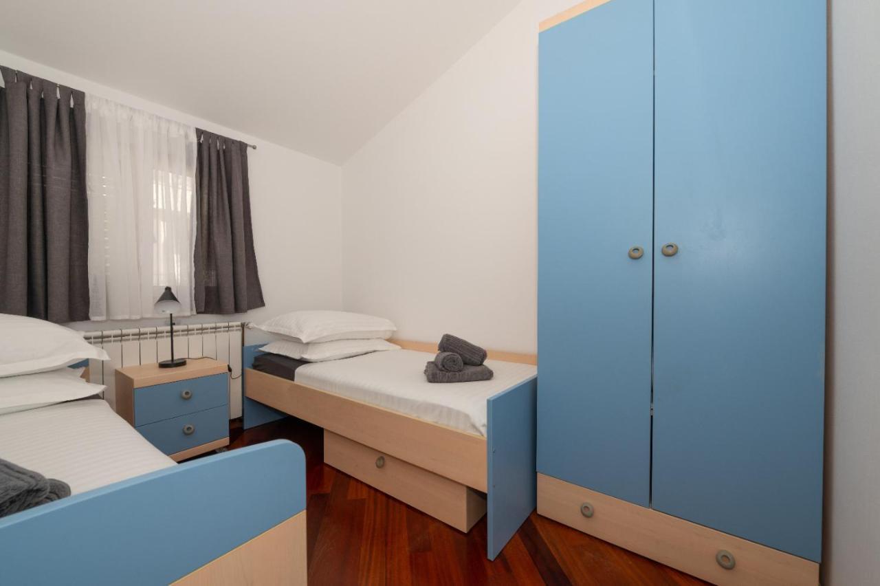 Apartments Luka Toni Krvavica Eksteriør billede