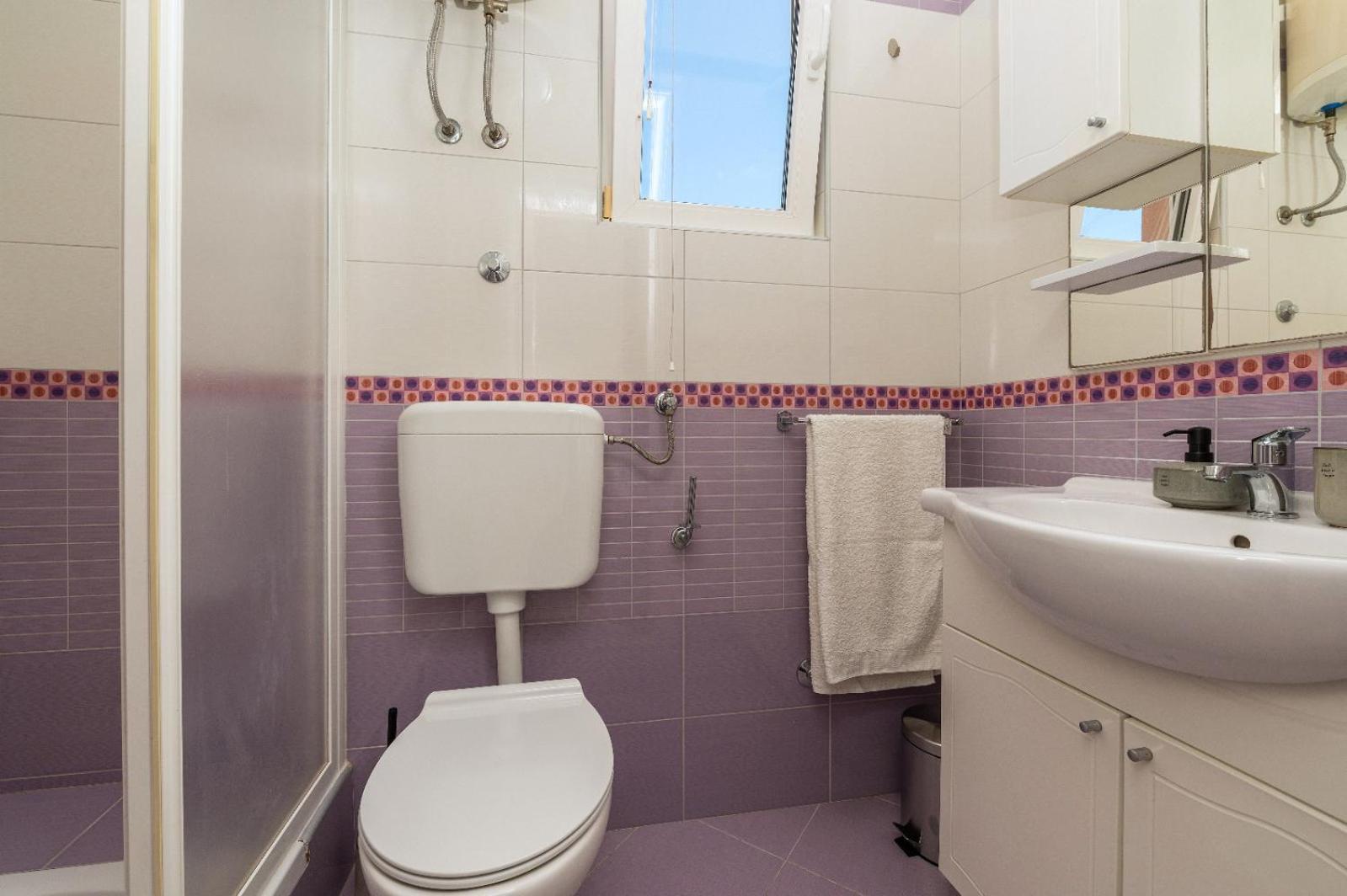 Apartments Luka Toni Krvavica Eksteriør billede