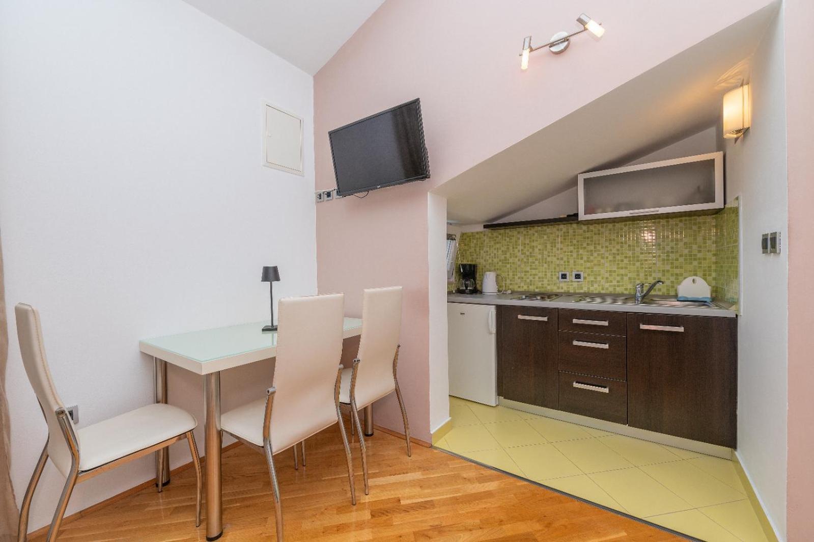 Apartments Luka Toni Krvavica Eksteriør billede