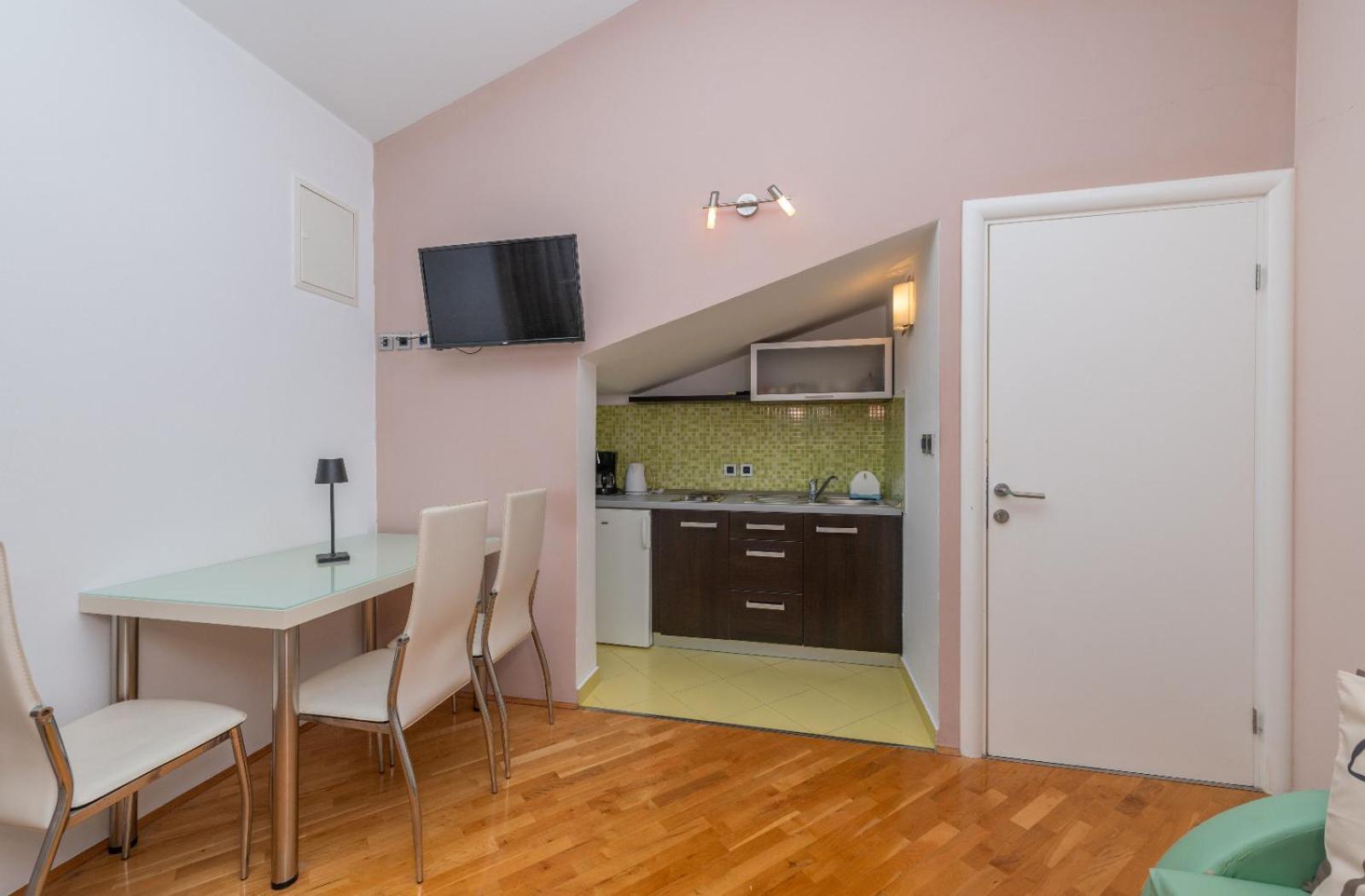 Apartments Luka Toni Krvavica Eksteriør billede